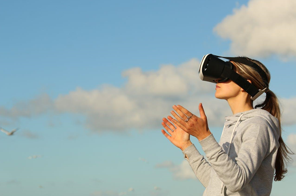how-tech-transformation-shapes-the-way-we-live-today