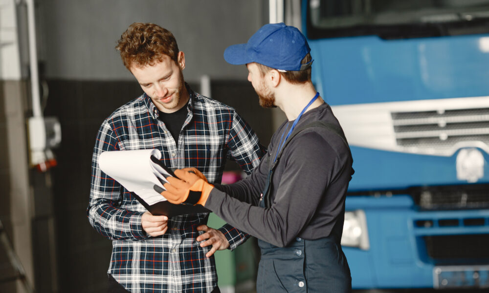 what-does-a-truck-dispatcher-do?-a-beginner’s-guide-to-the-us.-freight-industry
